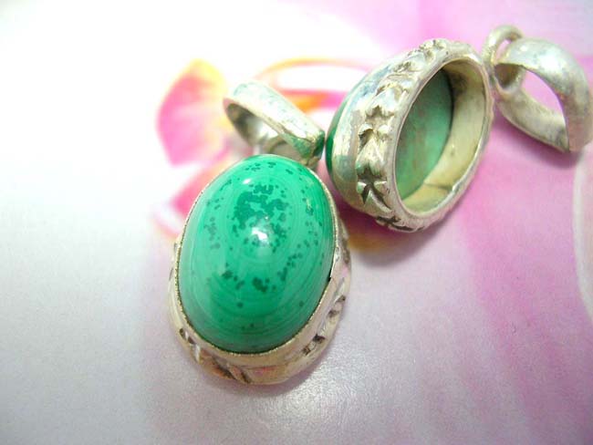 Wholesale jewlry company distributes Balinese handmade gemstone pendant woth 925. sterling silver frame