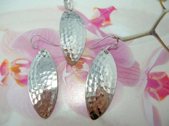 Contemporary jewelry set with 925. sterling silver earrings and pendant in oval design from online accessory wholesaler